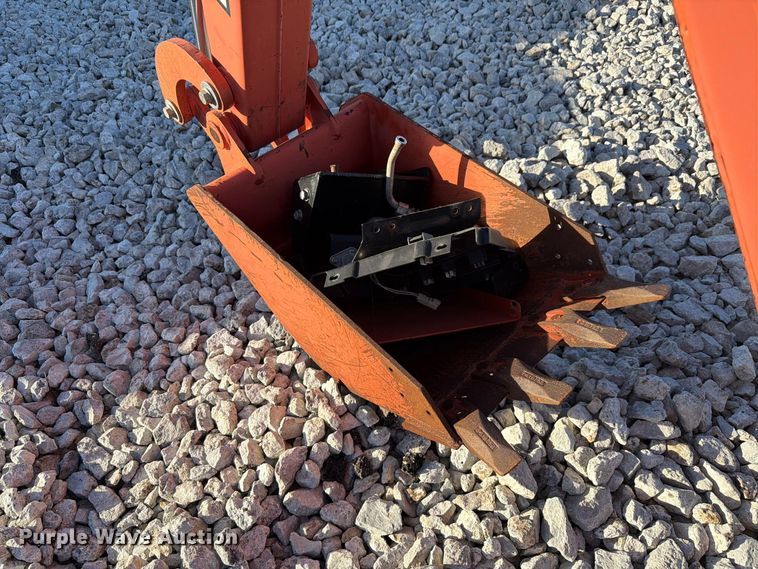 image for item EX4634 2017 Ditch Witch BH120 backhoe attachment
