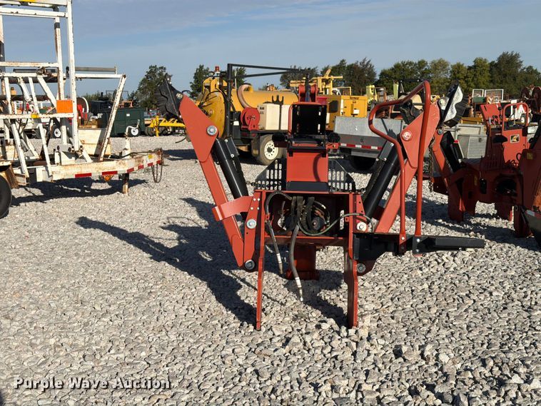 image for item EX4636 2018 Ditch Witch BH120 backhoe attachment