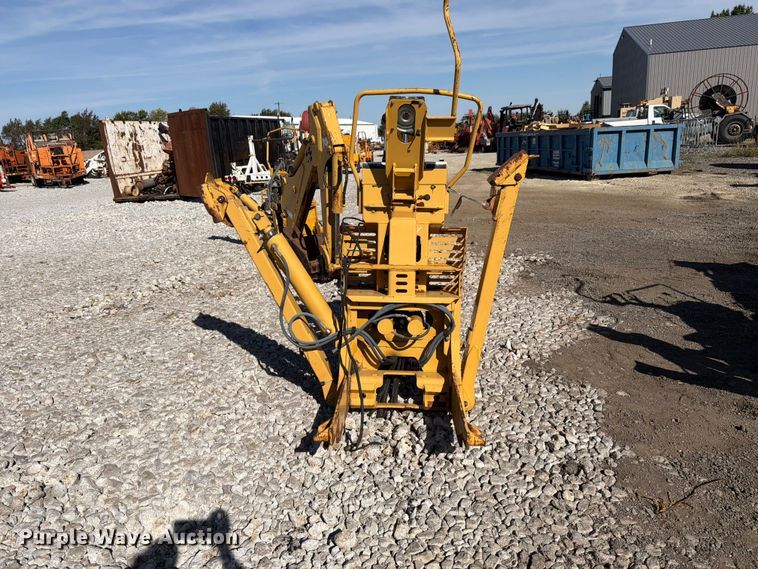 image for item EX4647 2006 Vermeer B930A backhoe attachment