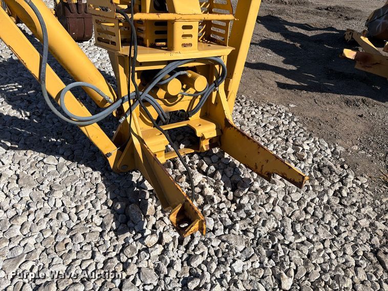 image for item EX4647 2006 Vermeer B930A backhoe attachment