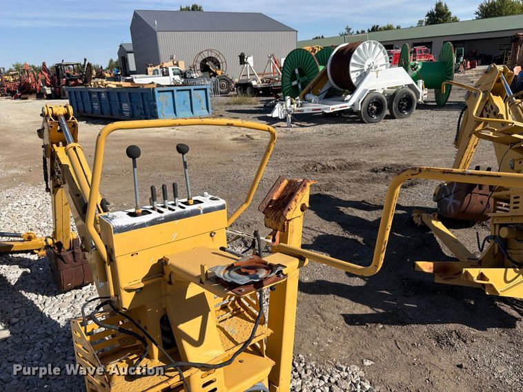 image for item EX4647 2006 Vermeer B930A backhoe attachment