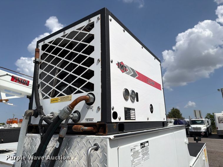 image for item FB5163 2015 RAM 5500HD utility / service truck