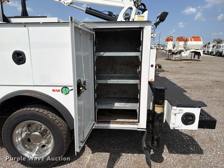 image for item FB5163 2015 RAM 5500HD utility / service truck
