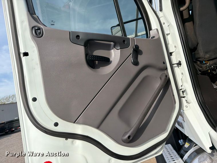 image for item FB5198 2013 Freightliner 108SD Crew Cab crane truck