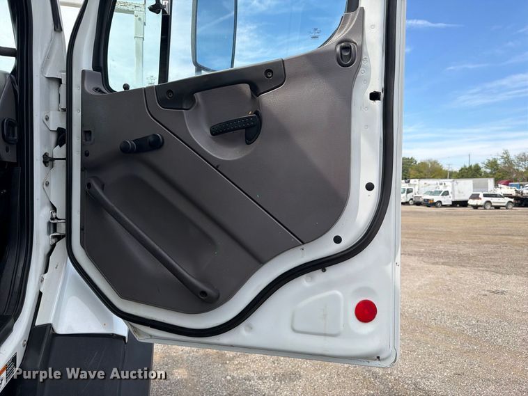 image for item FB5201 2013 Freightliner 108SD Crew Cab crane truck