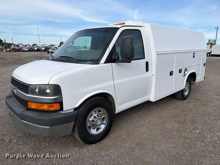 2016 Chevrolet Express 3500 utility van