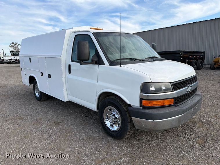 image for item FB5208 2016 Chevrolet Express 3500 utility van