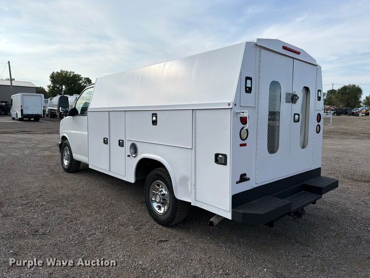image for item FB5208 2016 Chevrolet Express 3500 utility van