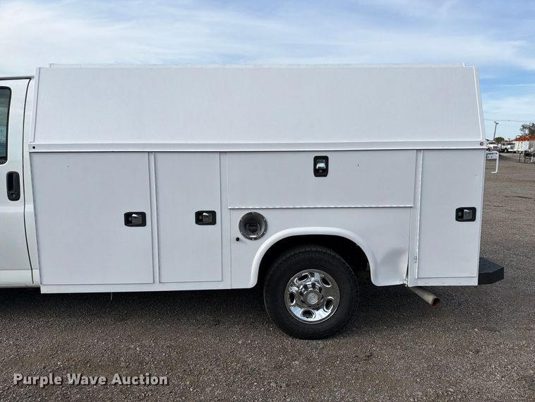 image for item FB5208 2016 Chevrolet Express 3500 utility van