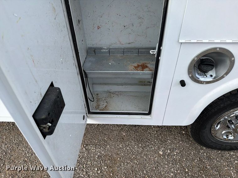 image for item FB5208 2016 Chevrolet Express 3500 utility van
