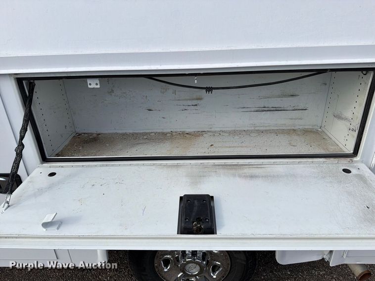 image for item FB5208 2016 Chevrolet Express 3500 utility van