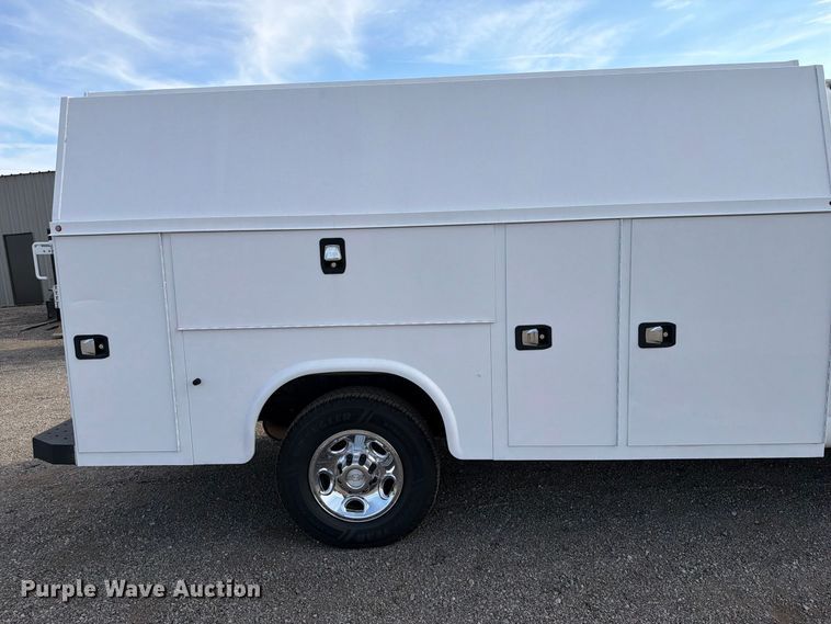 image for item FB5208 2016 Chevrolet Express 3500 utility van