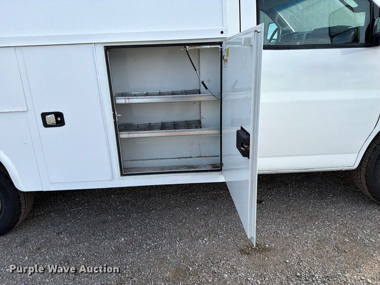 image for item FB5208 2016 Chevrolet Express 3500 utility van