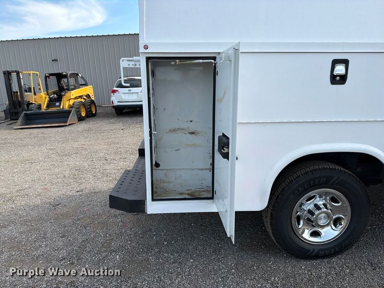 image for item FB5208 2016 Chevrolet Express 3500 utility van