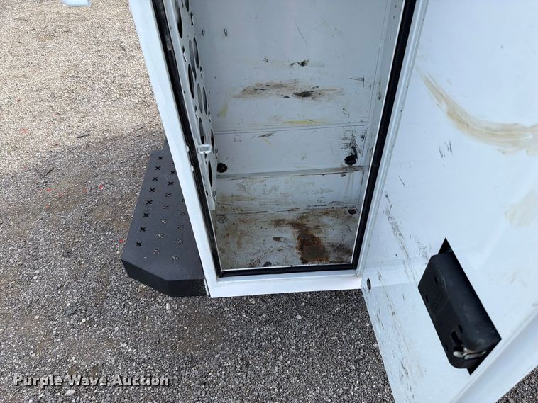 image for item FB5208 2016 Chevrolet Express 3500 utility van