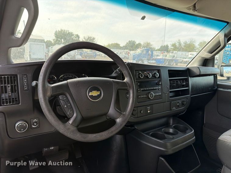 image for item FB5208 2016 Chevrolet Express 3500 utility van