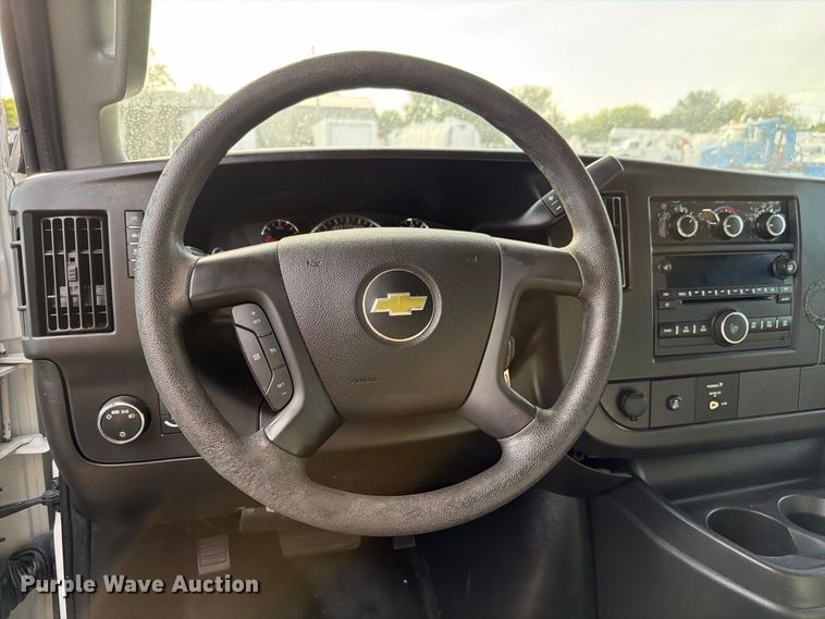 image for item FB5208 2016 Chevrolet Express 3500 utility van