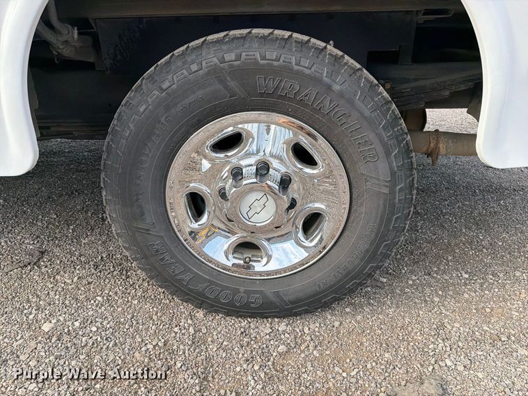 image for item FB5208 2016 Chevrolet Express 3500 utility van