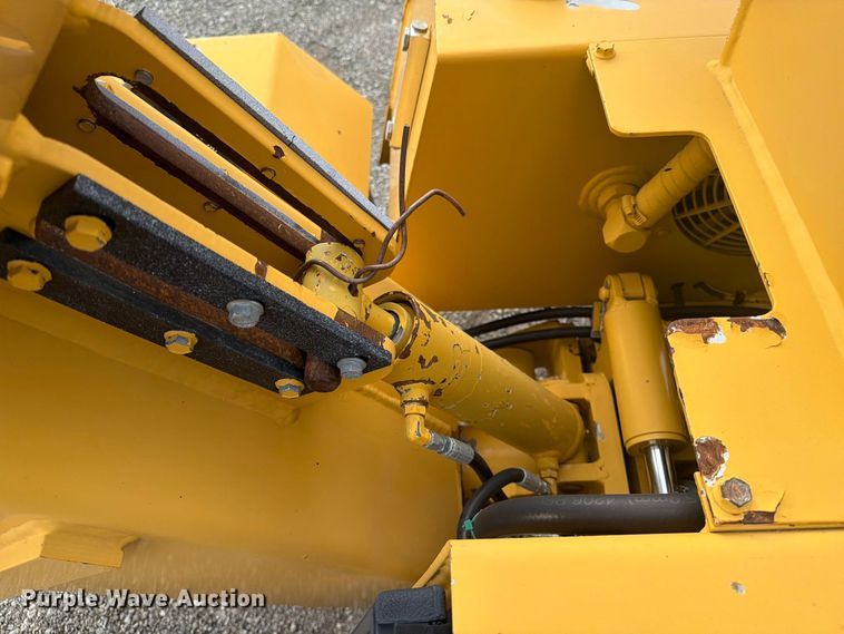 image for item FB5212 2000 Vermeer TC4A rock saw