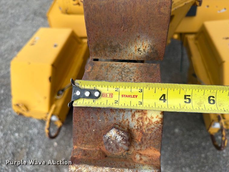 image for item FB5212 2000 Vermeer TC4A rock saw