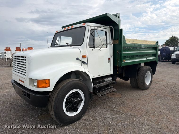 1990 International 4700 dump truck