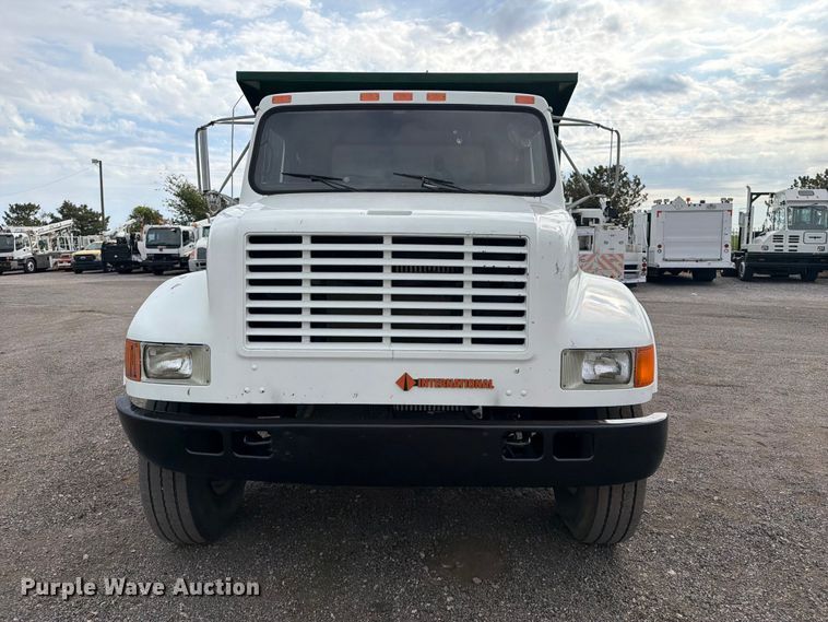 image for item FB5213 1990 International 4700 dump truck