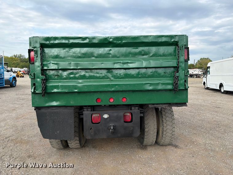 image for item FB5213 1990 International 4700 dump truck