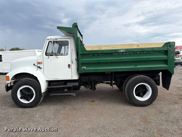 image for item FB5213 1990 International 4700 dump truck