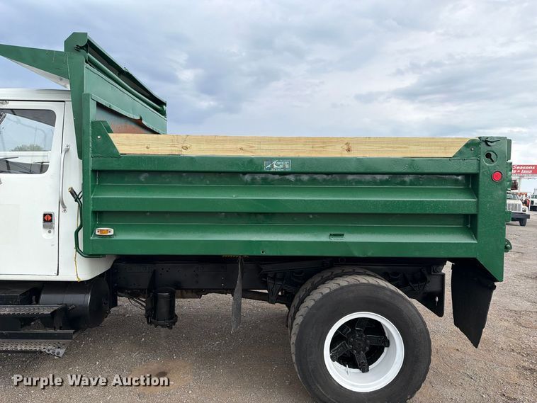 image for item FB5213 1990 International 4700 dump truck