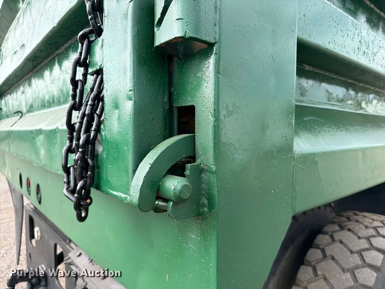 image for item FB5213 1990 International 4700 dump truck