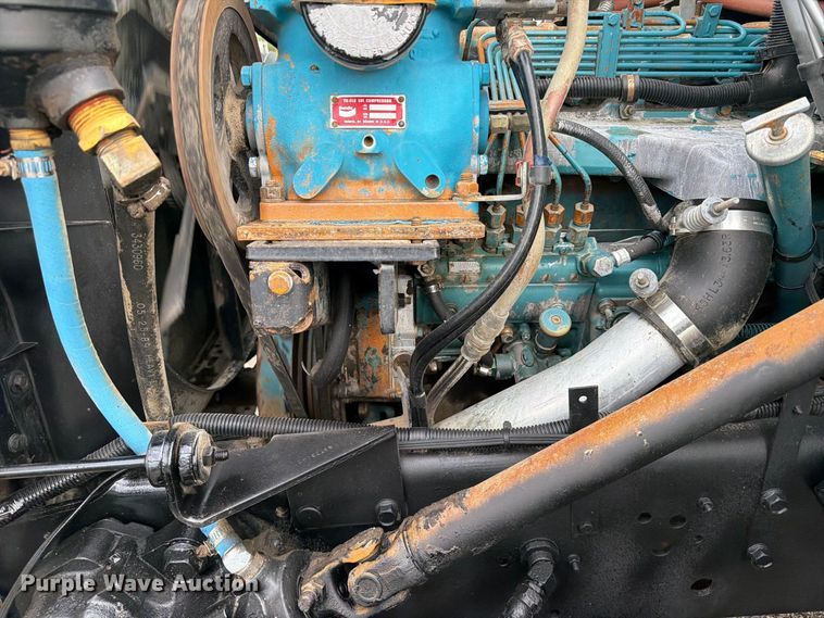 image for item FB5213 1990 International 4700 dump truck
