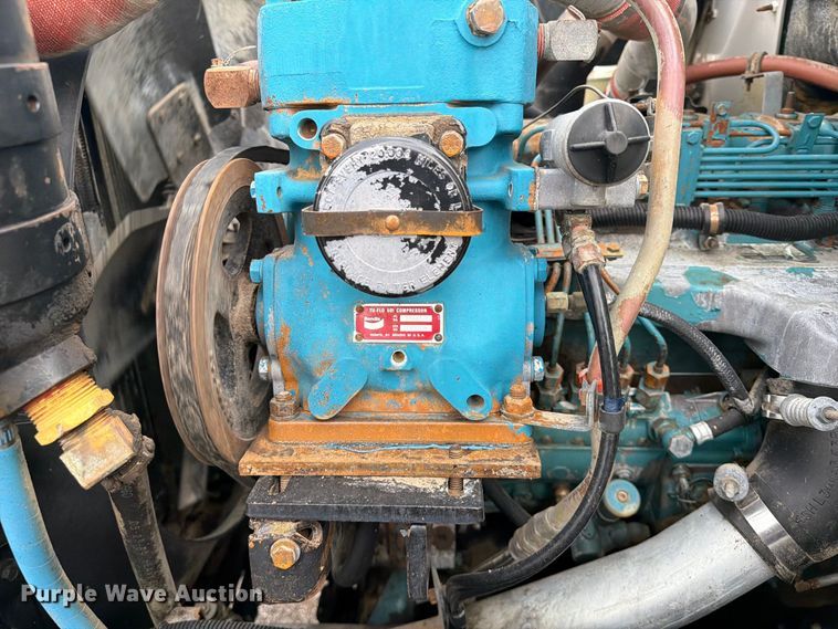 image for item FB5213 1990 International 4700 dump truck