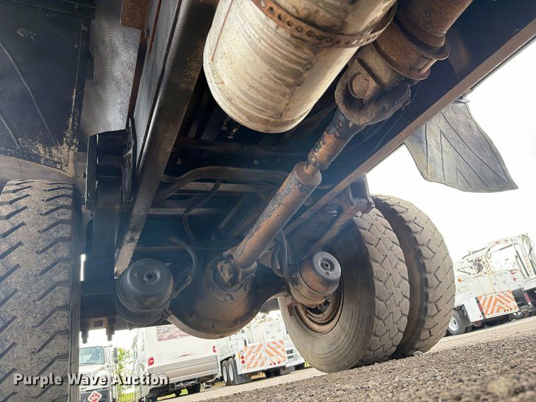 image for item FB5213 1990 International 4700 dump truck