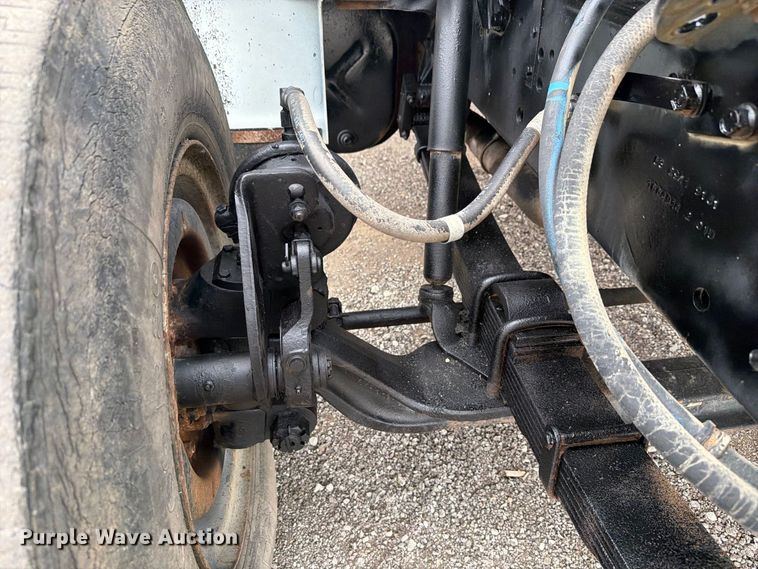 image for item FB5213 1990 International 4700 dump truck