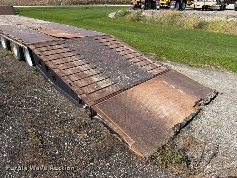 image for item FB5956 2007 Trail King Industries TK80HD-483 drop deck equipment trailer