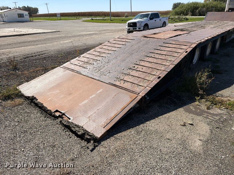image for item FB5956 2007 Trail King Industries TK80HD-483 drop deck equipment trailer