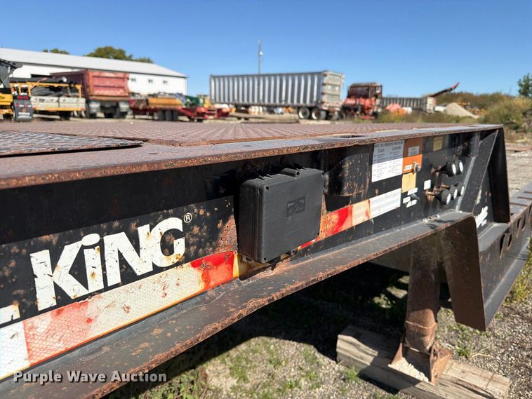image for item FB5956 2007 Trail King Industries TK80HD-483 drop deck equipment trailer