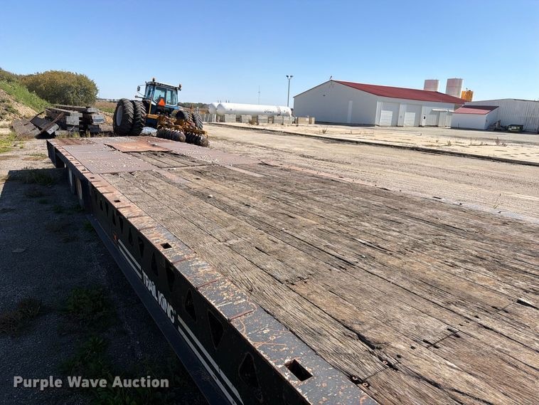 image for item FB5956 2007 Trail King Industries TK80HD-483 drop deck equipment trailer