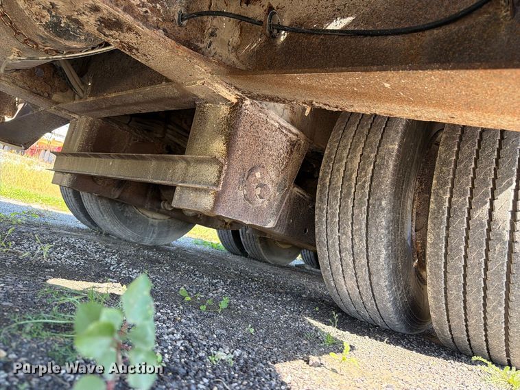 image for item FB5956 2007 Trail King Industries TK80HD-483 drop deck equipment trailer