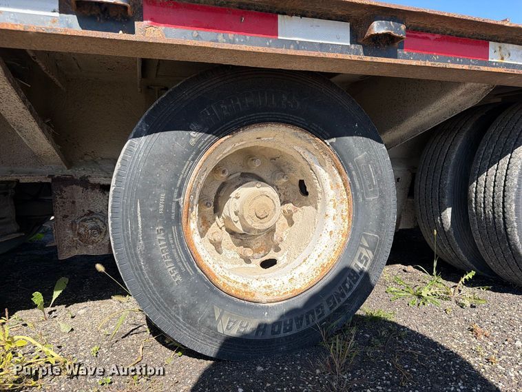 image for item FB5956 2007 Trail King Industries TK80HD-483 drop deck equipment trailer