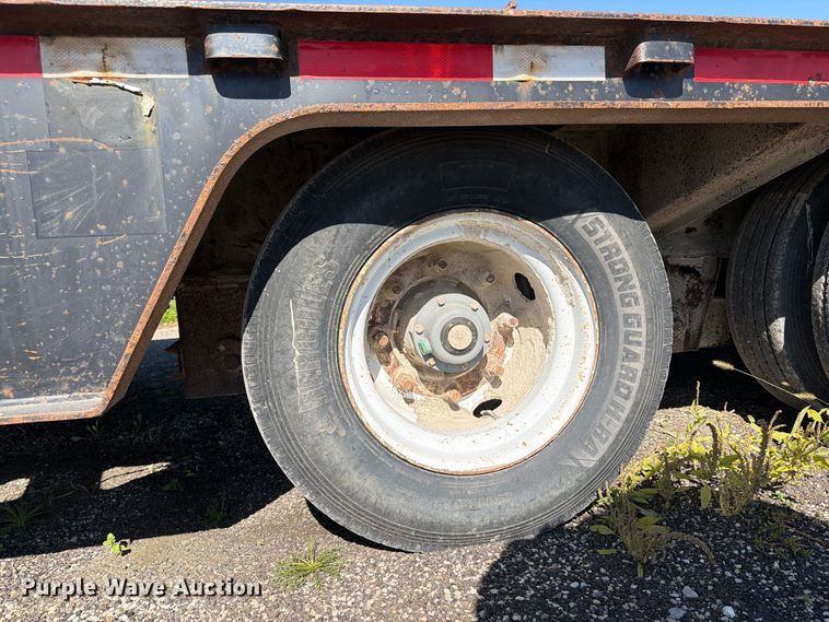 image for item FB5956 2007 Trail King Industries TK80HD-483 drop deck equipment trailer