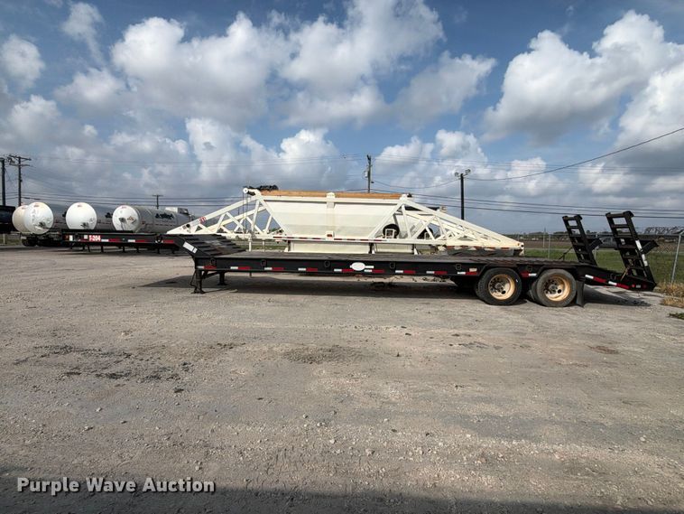 image for item FB8359 2014 Viking VFD46R16F35T drop deck equipment trailer