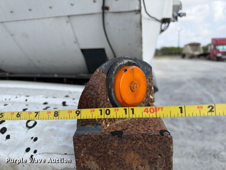 image for item FB8360 2002 Etnyre asphalt trailer