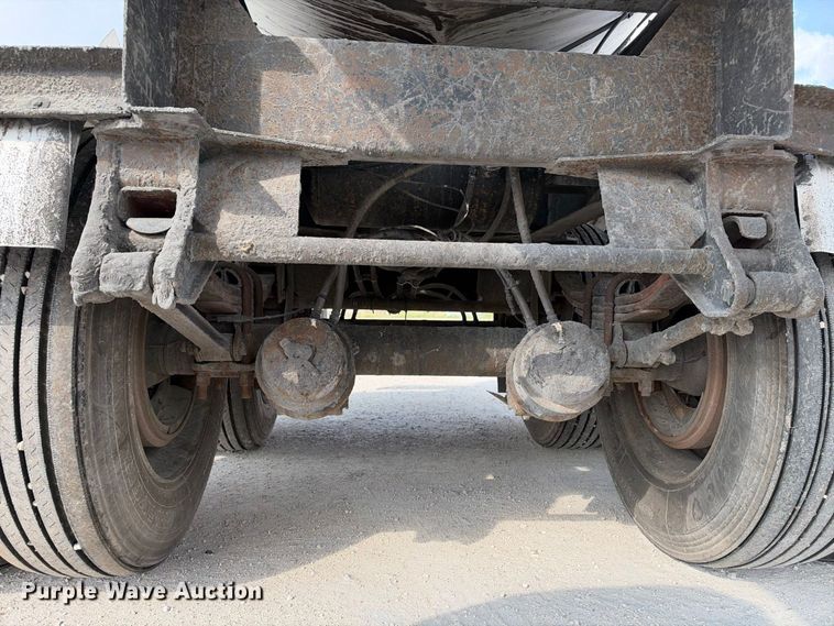 image for item FB8360 2002 Etnyre asphalt trailer