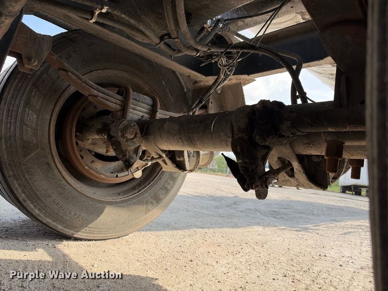 image for item FB8360 2002 Etnyre asphalt trailer