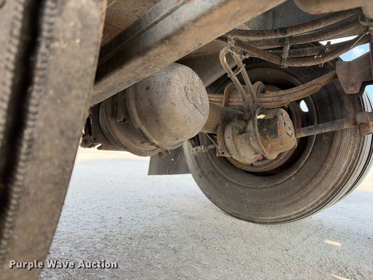 image for item FB8360 2002 Etnyre asphalt trailer