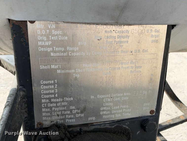 image for item FB8360 2002 Etnyre asphalt trailer