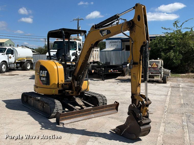 image for item FB8363 2017 Caterpillar 304E2 CR mini excavator
