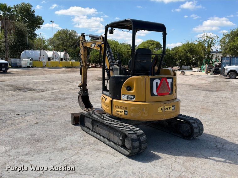 image for item FB8363 2017 Caterpillar 304E2 CR mini excavator