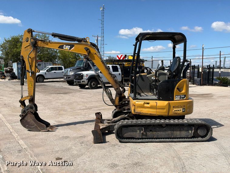 image for item FB8363 2017 Caterpillar 304E2 CR mini excavator